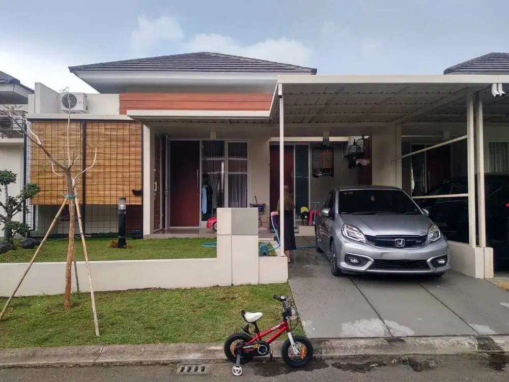 Sewa Rumah Furnish Di Ivy Park Citraland BSB, Mijen, Semarang Depan Danau