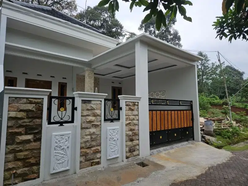 RUMAH BAGUS LT 155m² ADA 3 KT 2KM MURAH