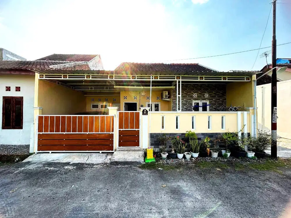 Rumah Cantik Interior Bagus SHM Siap Huni Gumpang dekat Superindo
