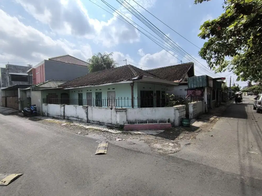 Rumah nyaman huni hitung tanah 50 meter dari jalan raya manahan