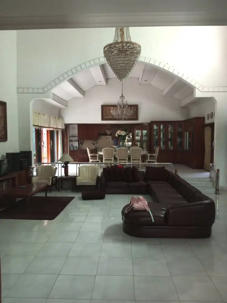 Dijual Rumah Luas Cocok Nyaman Asri Strategis di Buah Batu