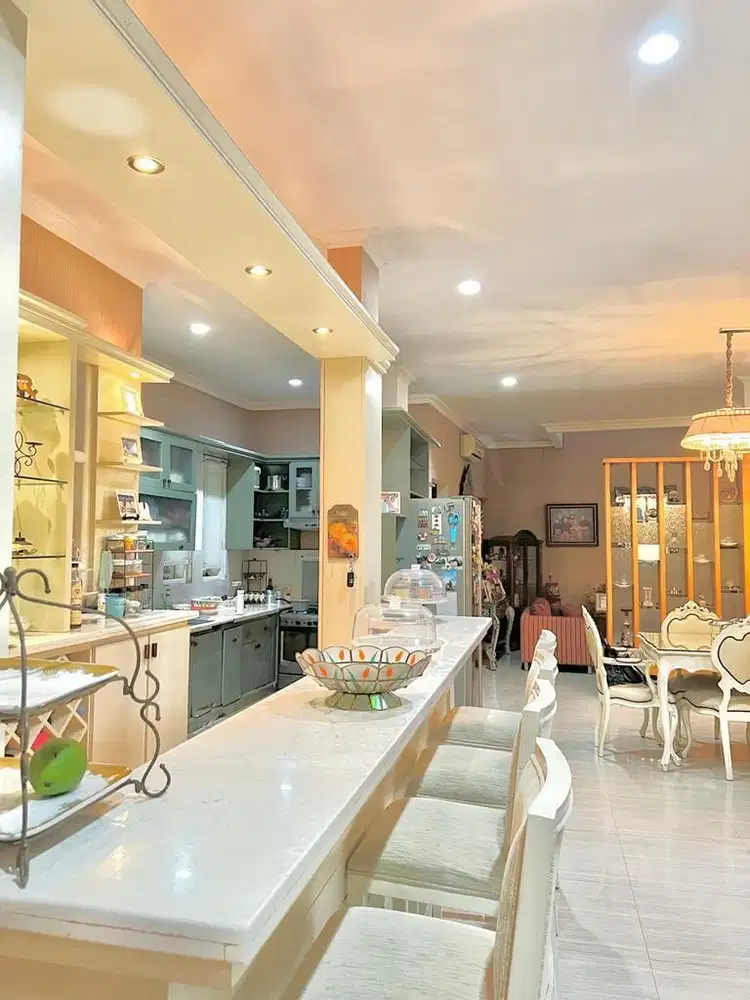 DIJUAL RUMAH MEWAH FULL PERABOT SIAP HUNI DAERAH CENDRAWASIH