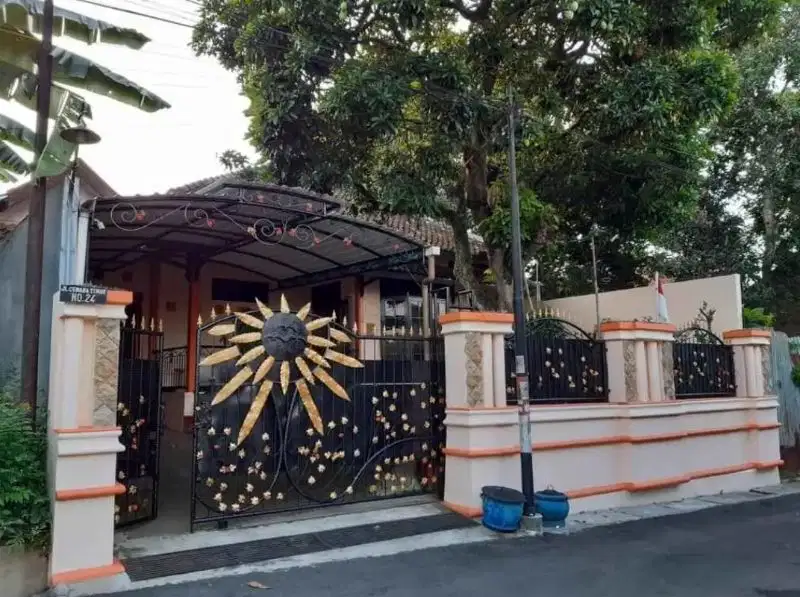 Rumah Terawat di Jl. Cemara Timur, Banyumanik