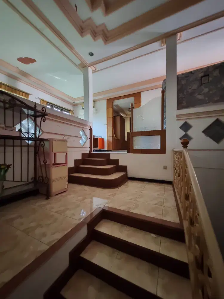 Sewa rmh 1.5Lt lebak indah,bisa buat usaha,kos dll