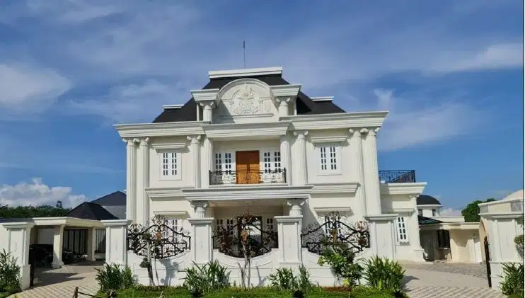 Dijual Rumah Mewah Full Furnished Puri Arga Golf BSB Semarang