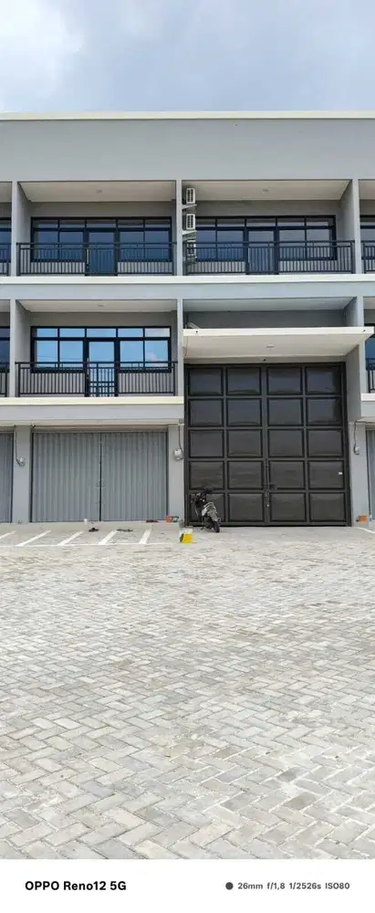 DIJUAL RUKO 3 LANTAI BANGUNAN BARU SANGAT STRATEGIS DI BALIKPAPAN