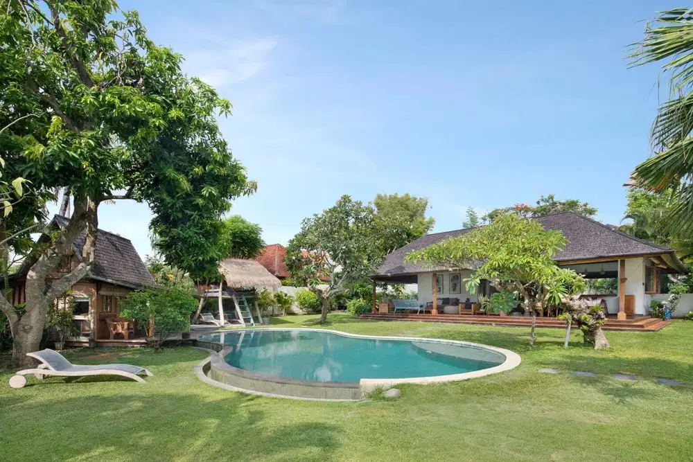 4 BEDROOMS VILLA ESTINICO BERAWA TIBUBENENG  CANGGU FOR YEARLY RENT