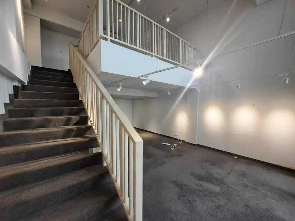 Sewa Kantor Minimalis 97 m2 di SOHO Pancoran, Bebas Operasional 24 Jam