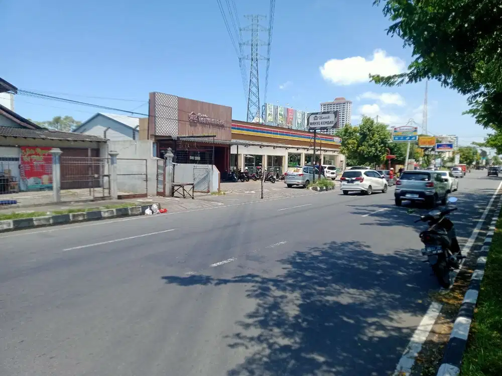 Tanah pinggir jalan untuk usaha bonus bangunan solobaru solo