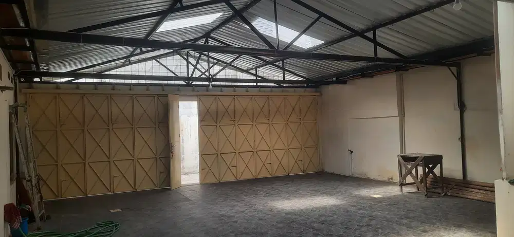 Di sewakan luas lega dkt pasar Klewer Coyudan