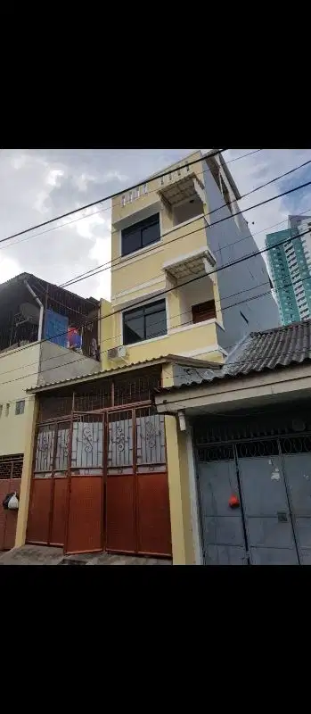 dijual rumah bagus di keagungan jakarta barat