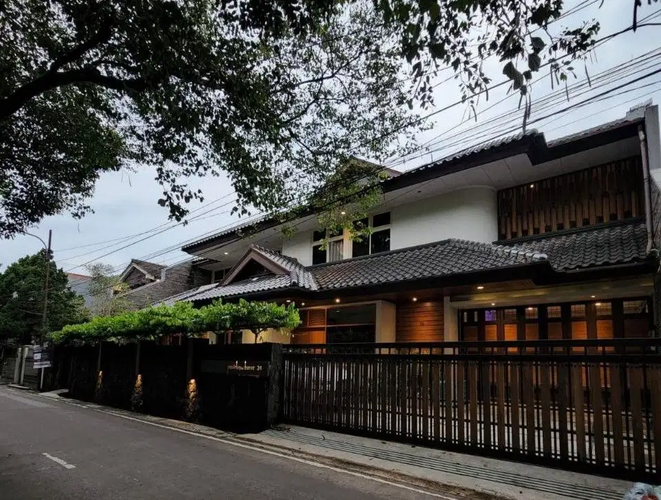 Rumah LUX Full Furnished BKR Bandung Lokasi Strategis Tengah Kota
