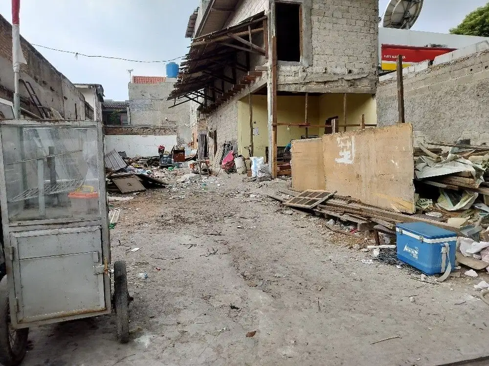 Tanah empat persegi lebar 12m cocok jual gas Atau retail bahan banguna