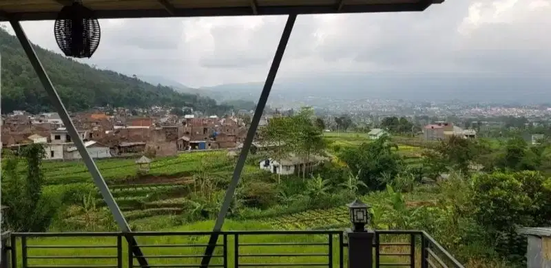 villa murah BU SEGERA view istimewa dekat balai kota dan wisata