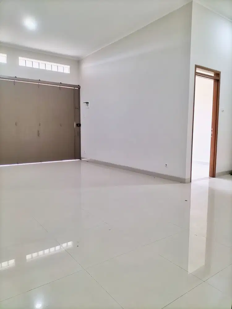 Disewakan Rumah Minimalis Baru, cluster, layout oke, nyaman, aman
