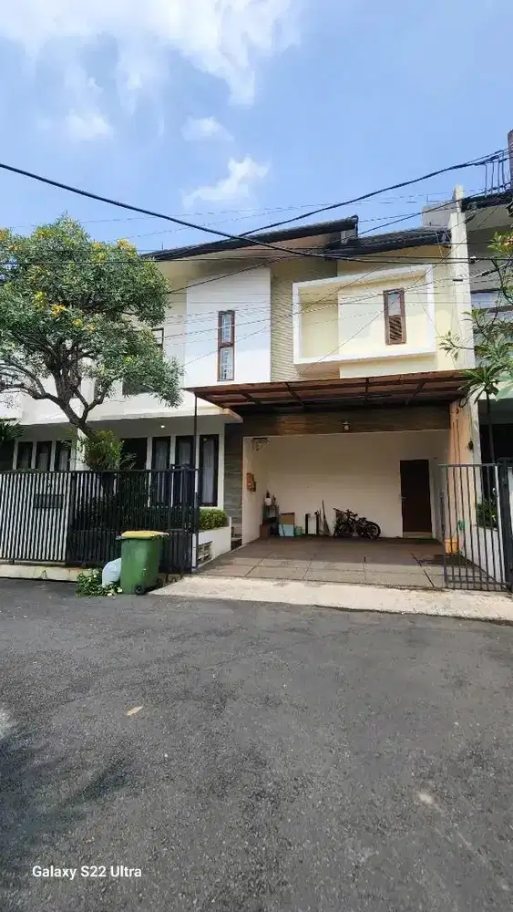 Di Sewakan Rumah 2 Lantai Dalam Komplek di Jl Simpang Tiga Kalibata
