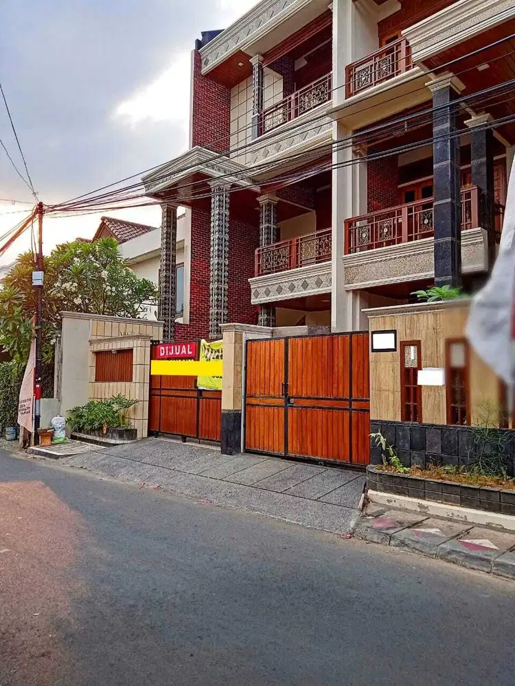 Rumah Bagus 3 Lt Plus Rooftop Murah Strategis Di Pejaten Barat Jaksel