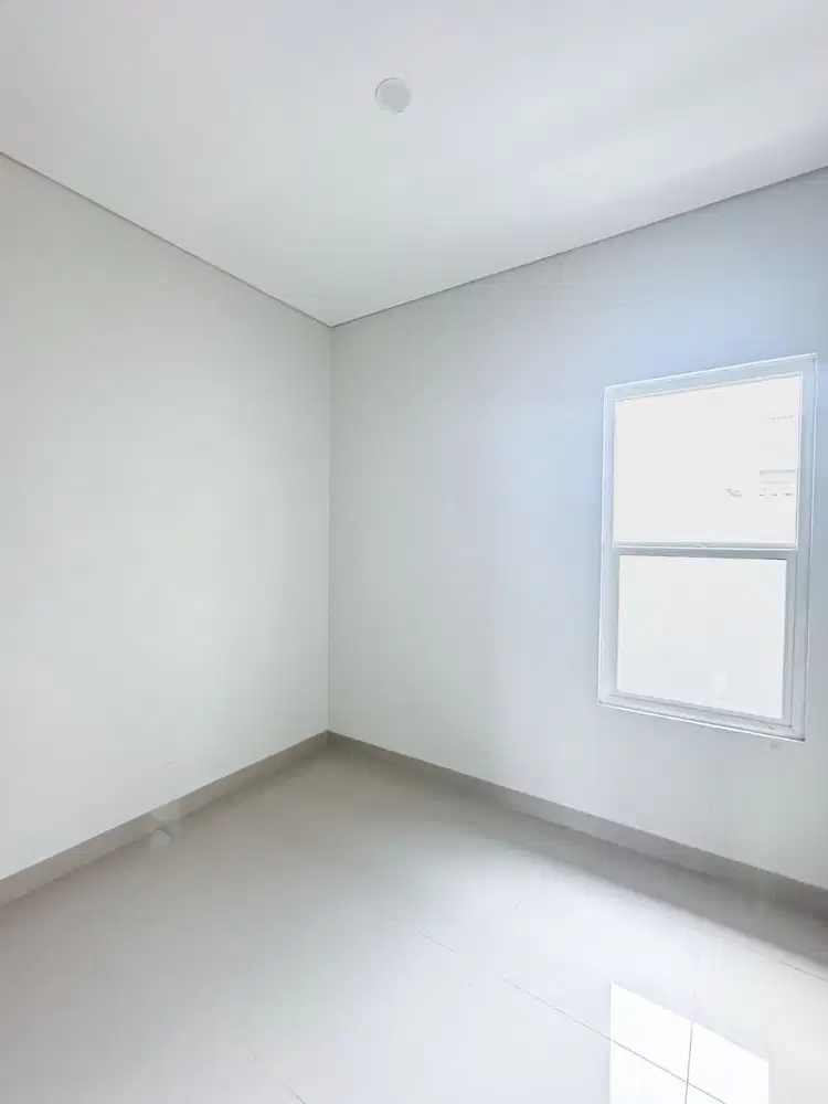 Rumah minimalist modern di Graha Raya