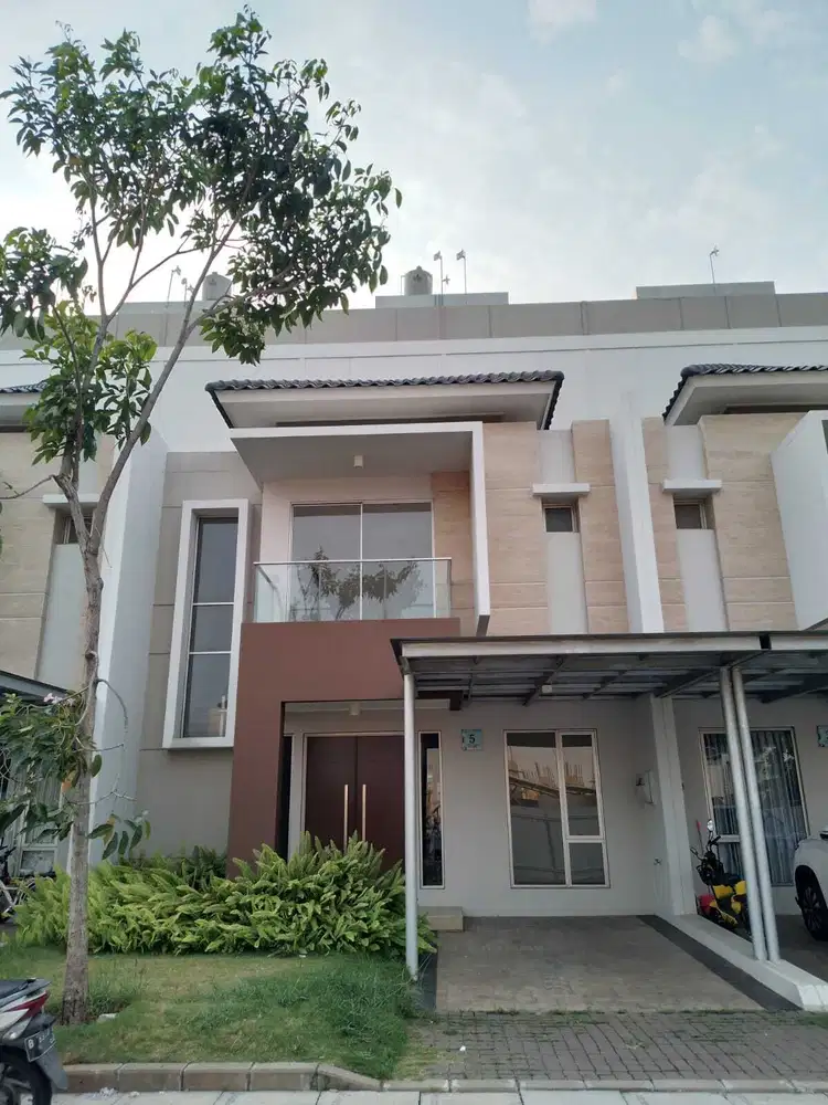 Disewakan Rumah 8x15 Golf Island PIK Harga murah