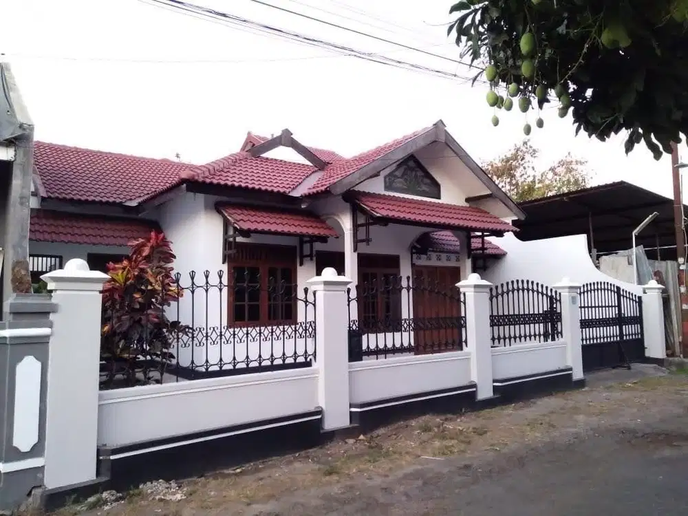 Rumah furnish luas di jakal km 6 dekat ugm