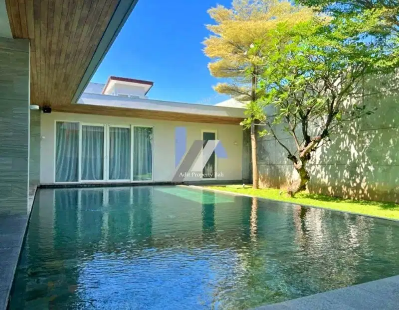 4 Bedrooms villa for yearly reant in jl.kunti 2
