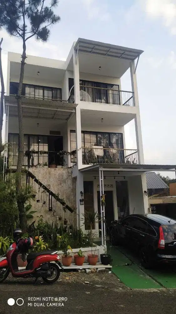 Rumah Lux Baru Semifurnished Kolam Renang di Resort Dago Pakar Bandung