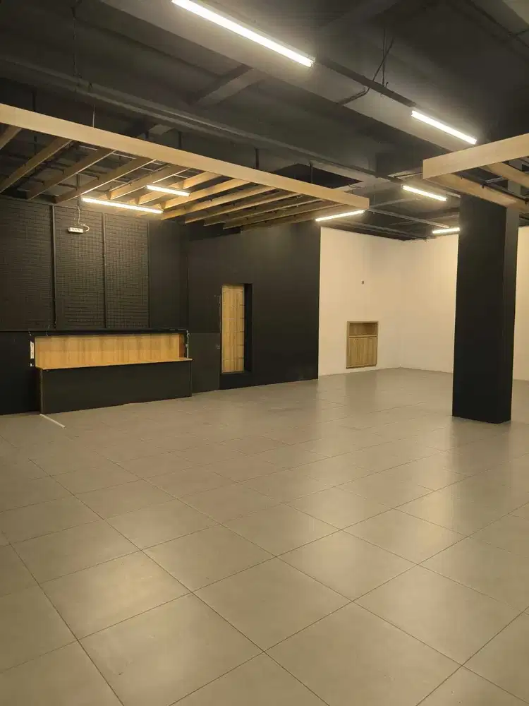 Ruang usaha Sayap pajajaran strategis Cocok utk resto, kantor, toko