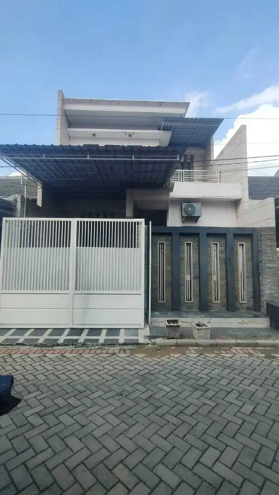 RUMAH 2 LANTAI DI TAMAN PONDOK JATI GELURAN TAMAN