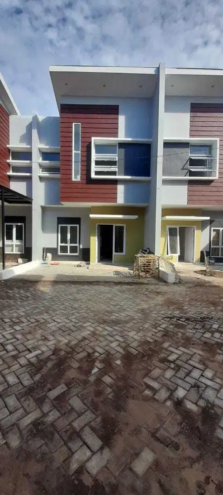Rumah 2 lt Siap Huni dibelakang Polda hanya 10 menit dari Bandara