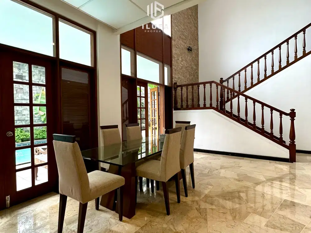 Disewakan rumah 2lantai area permata hijau