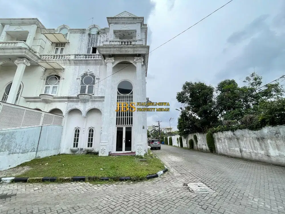 Villa Hook Dijual di Komplek Taman Anggrek Jalan T. Amir Hamzah