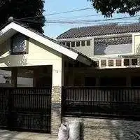 Rumah Bagus Siap Huni Lokasi Strategis pinggir jalan raya di Condet