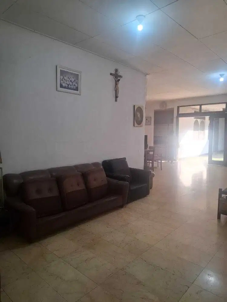 Jual rumah daerah Kebon Sirih Jakarta Pusat