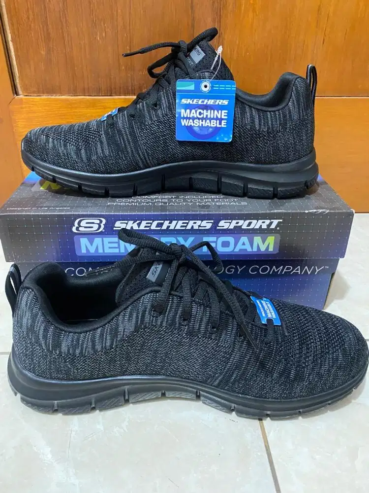 Sepatu skechers track front runner hitam
