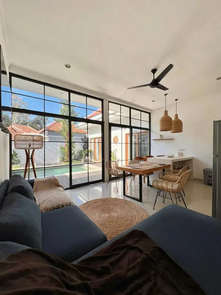 Villa Sewa Dekat Raya Canggu Di Tumbak Bayuh Bali