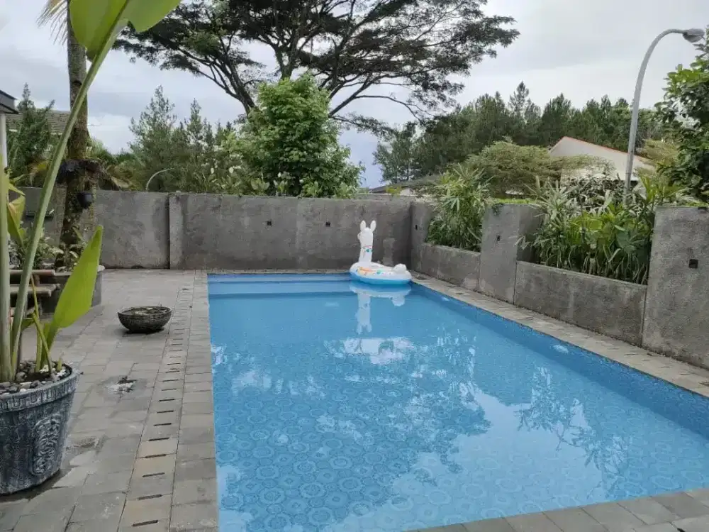 Di jual cepat rumah di hook di Sentul city