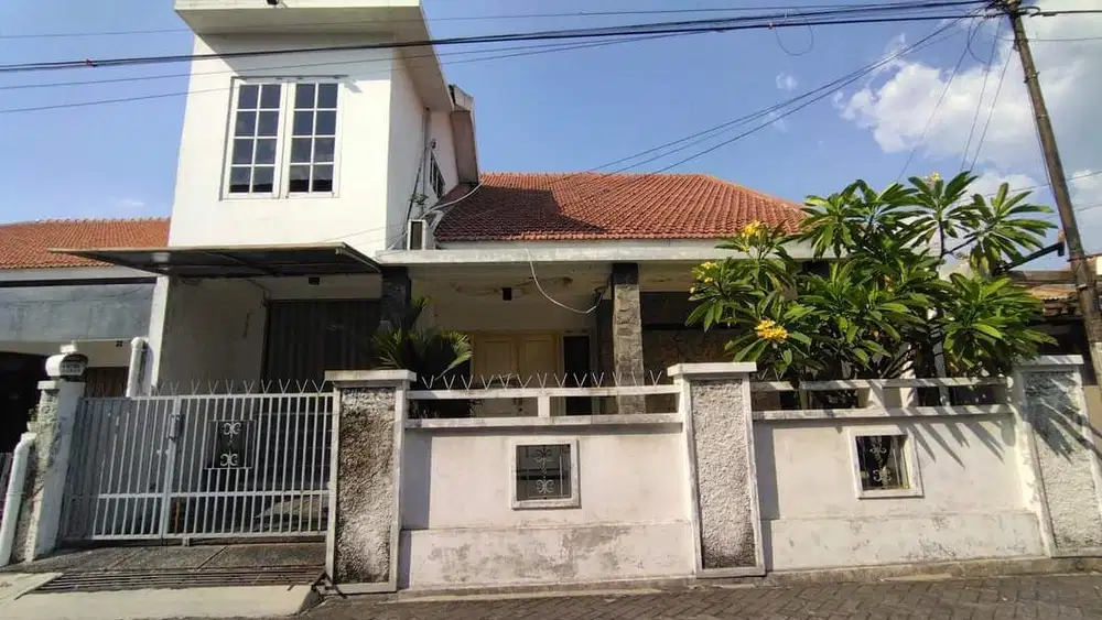 Rumah 2 Lt di Menjangan, Palebon dekat ke Jl. Majapahit