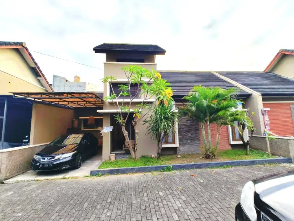Rumah Bagus Full Furnish di Cluster Gentan Siap Huni