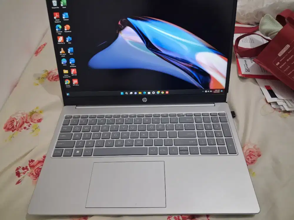 Laptop HP 15 AMD Ryzen 7 7730