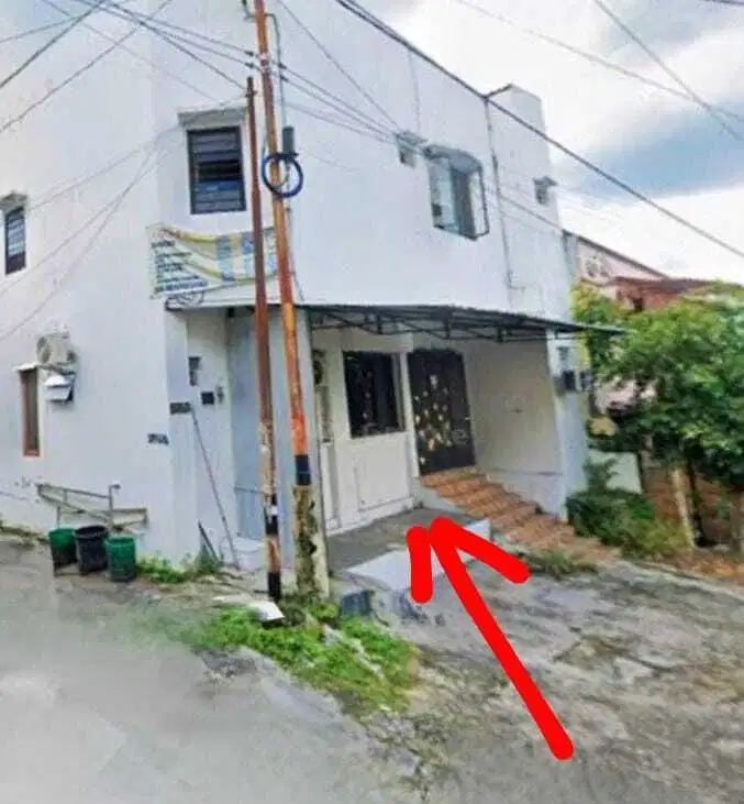 JUAL RUMAH KOST 1,5 Milyar UNS - SOLO 8 Kamar Tidur, Luas 100 meter²