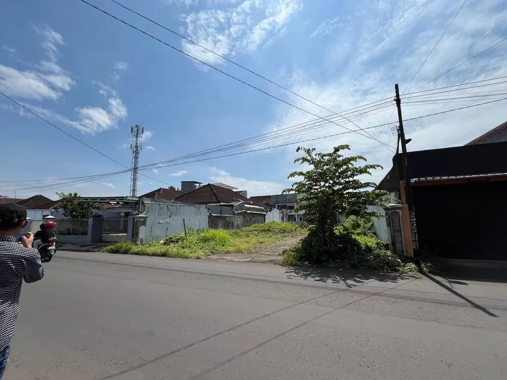 Tanah pinggir jalan raya; dekat pasar gadang kota Malang