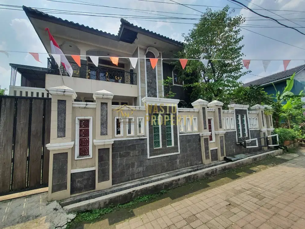 RUMAH SECOND POSISI HOOK DEKAT UNIVERSITAS PANCASILA JAKARTA