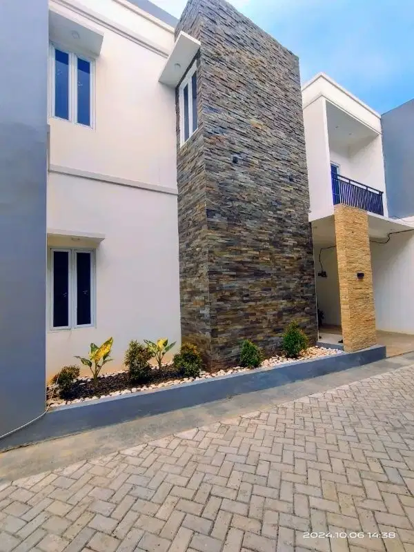 Dijual Rumah Baru 2 Lt dlm Cluster 8 rumah  di  Kampung Dukuh Jak Tim