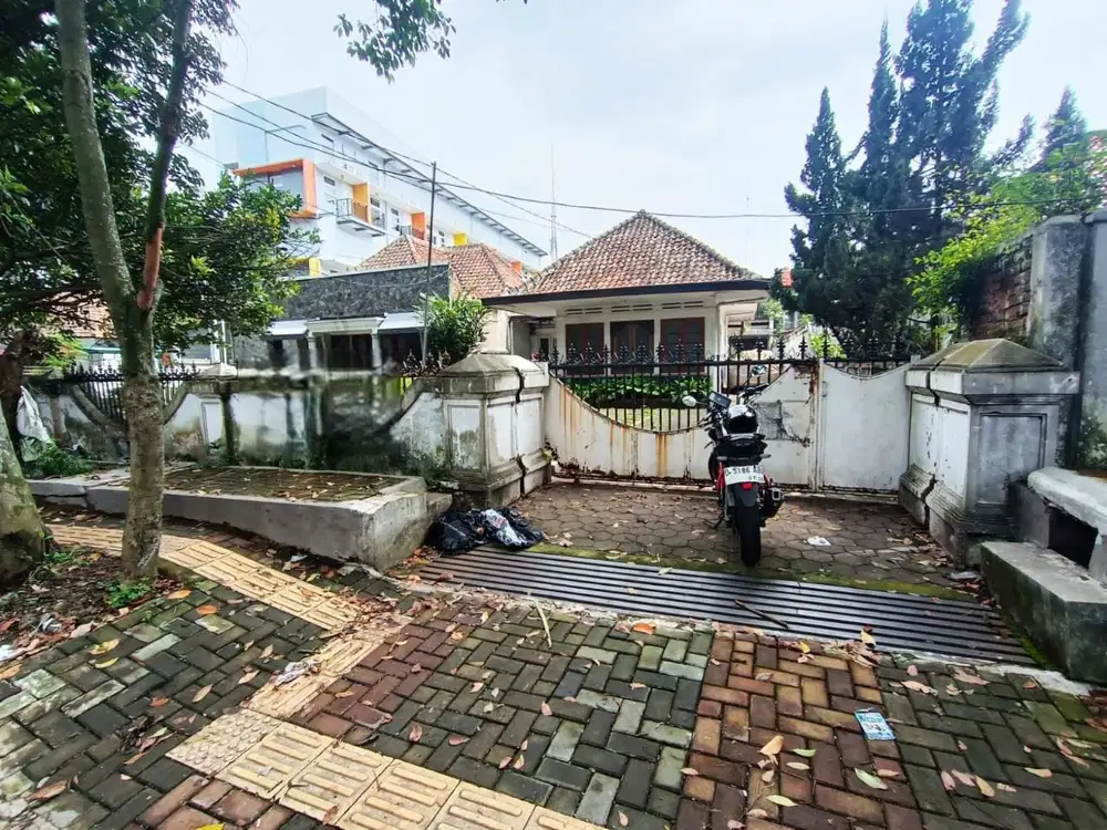 Rumah Belanda sayap Cipaganti Cihampelas dekat ayam goreng Suharti