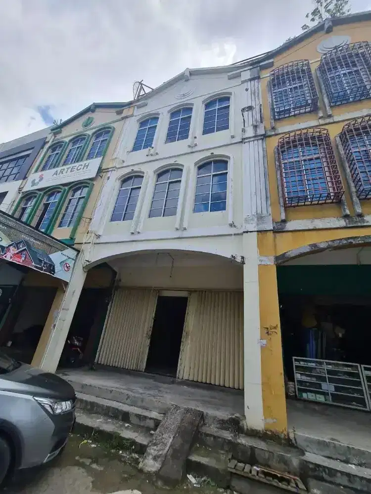 Ruko Besar 3 Lantai Sei Panas samping ACE Hardware 65jt/tahun