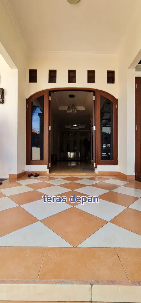 HOUSE FOR RENT / DISEWAKAN RUMAH dkt MITRA 10 GATSU BARAT Denpasar