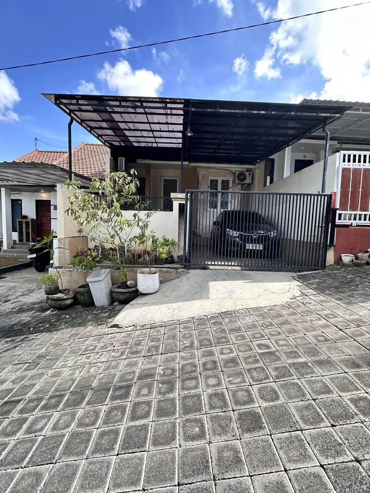 Rumah Komplek One Gate System Taman Griya Jimbaran