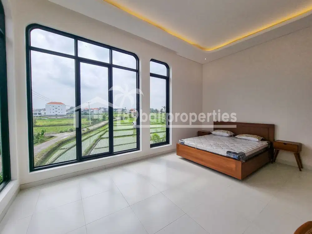 2 bedr villa in Berawa with rice field view
