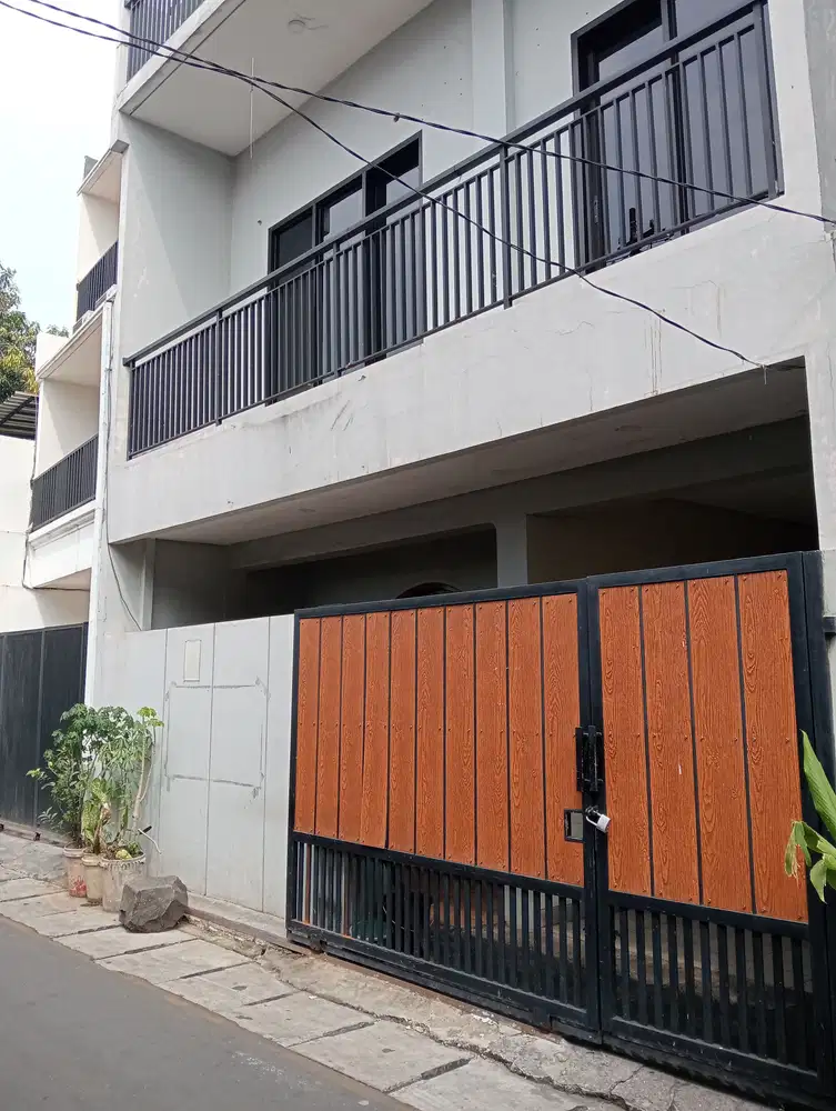 RUMAH SEWA HIDUP BARU GANDARIA UTARA KEBAYIRAN BARU JAKARTA SELATAN