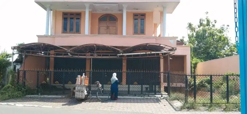 Jl. Raya Potorono, Banguntapan, Bantul ada Rumah 3 Lt & Tempat Usaha